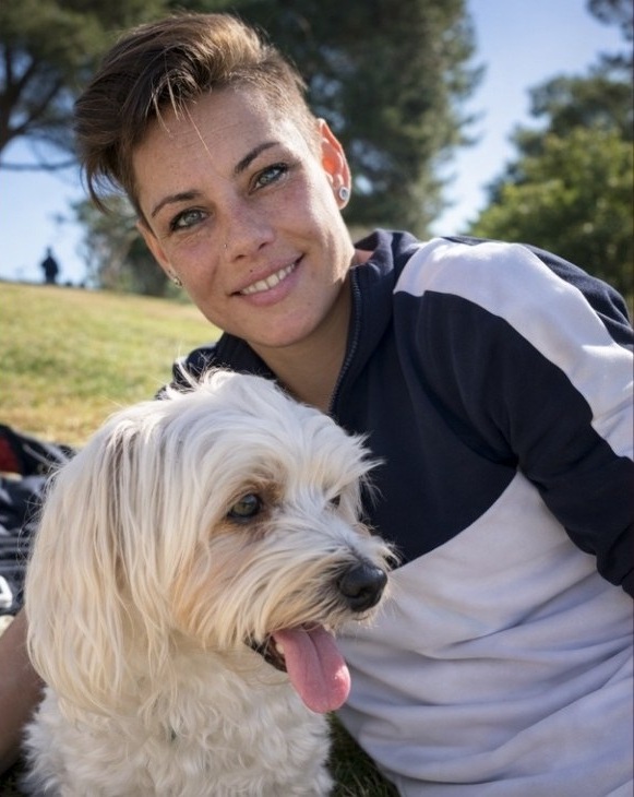 Ani Dimitrova con su perro